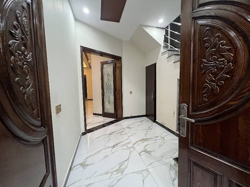 12 Marla Brand New House For Sale At Hot Block G1 Near Doctors Hospital 3