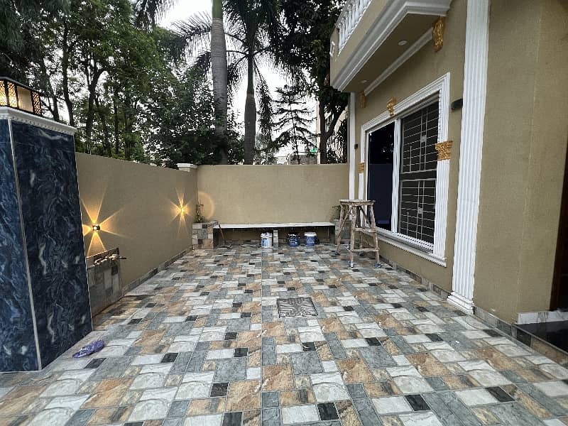 12 Marla Brand New House For Sale At Hot Block G1 Near Doctors Hospital 4