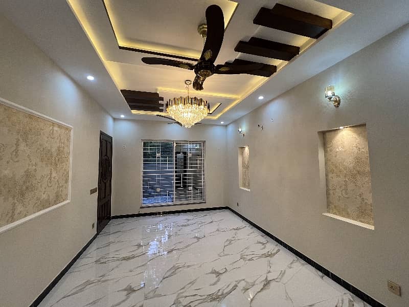 12 Marla Brand New House For Sale At Hot Block G1 Near Doctors Hospital 5