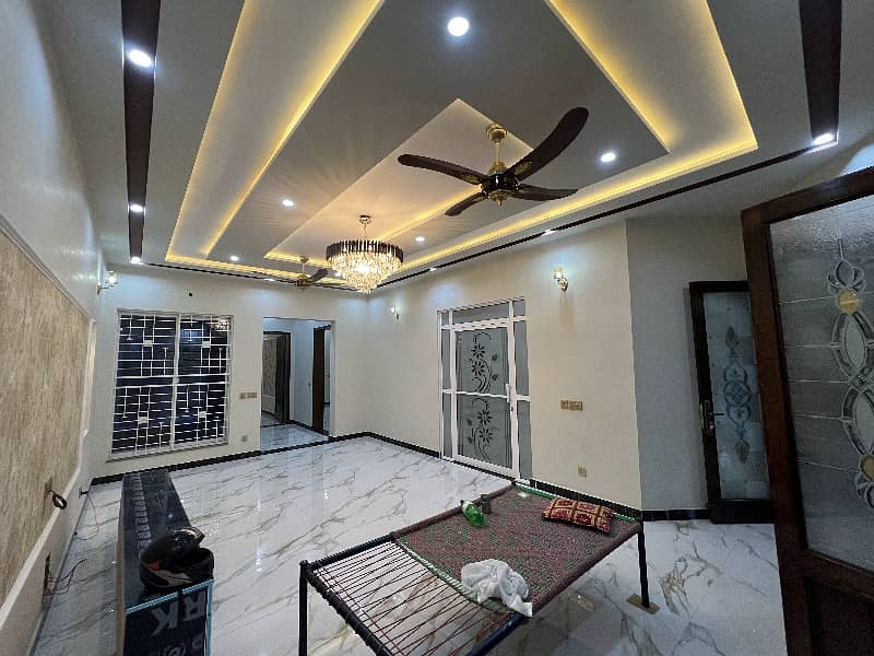 12 Marla Brand New House For Sale At Hot Block G1 Near Doctors Hospital 6