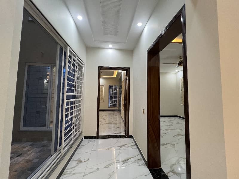 12 Marla Brand New House For Sale At Hot Block G1 Near Doctors Hospital 11