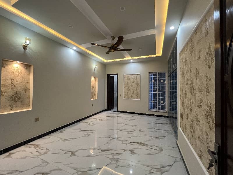 12 Marla Brand New House For Sale At Hot Block G1 Near Doctors Hospital 16