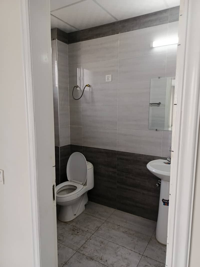 10 Marla Commercial Floors For Rent Prime Location In Johar Town! 1