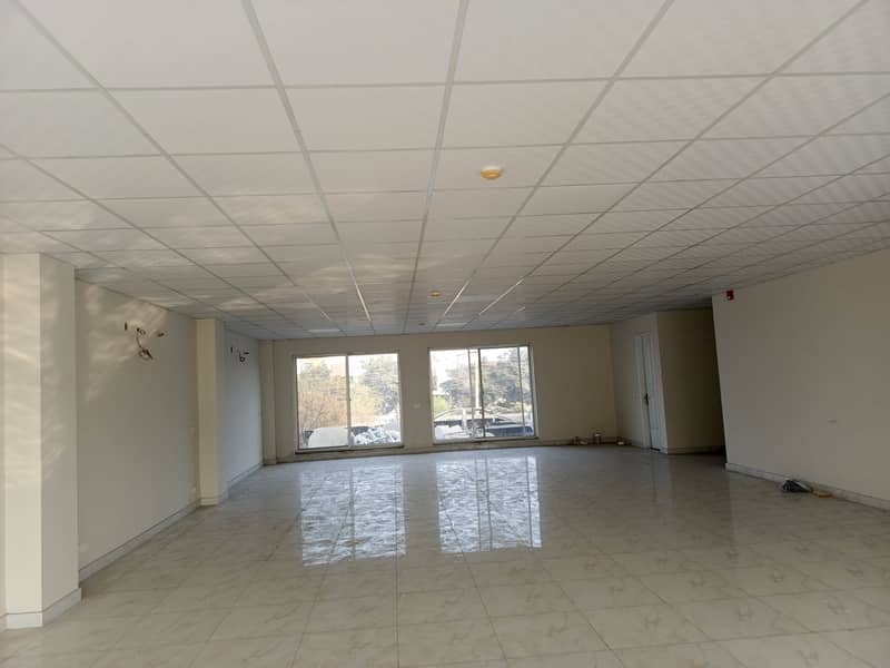 10 Marla Commercial Floors For Rent Prime Location In Johar Town! 3