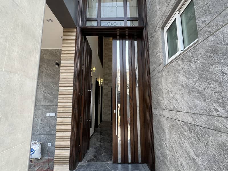 1 Kanal Brand New Luxury House For Sale In Wapda Town Phase 1, Lahore 1