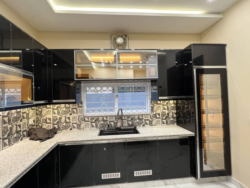 1 Kanal Brand New Luxury House For Sale In Wapda Town Phase 1, Lahore 8
