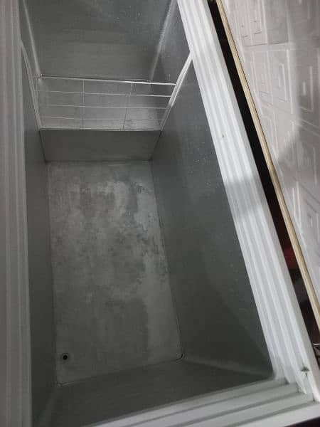 wave freezer 315 model new condition 3
