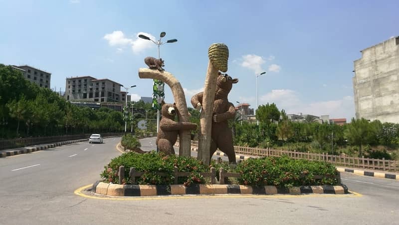 In Bahria Town Phase 8 Extension Plot File For sale Sized 5 Marla 4