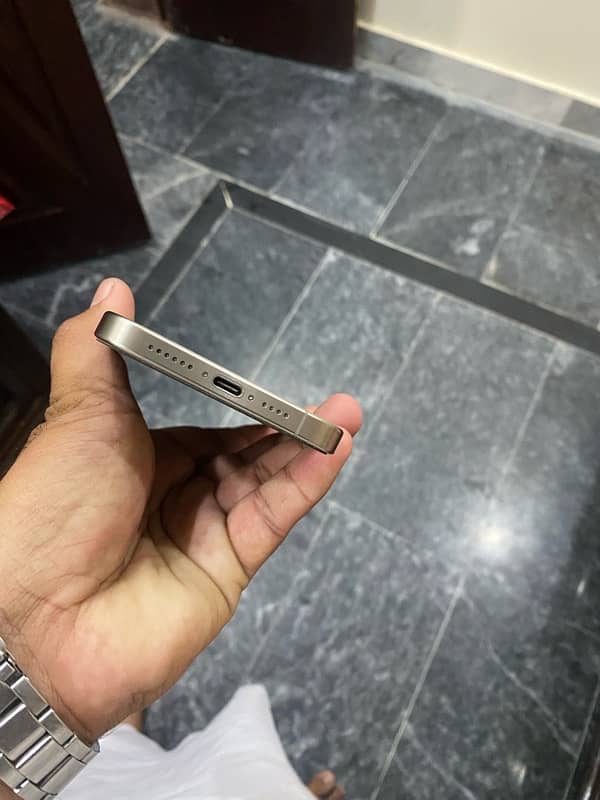 Iphone 15 pro max natural titanium HK Model 1