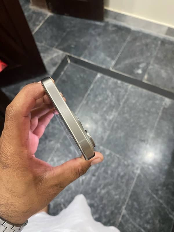 Iphone 15 pro max natural titanium HK Model 5