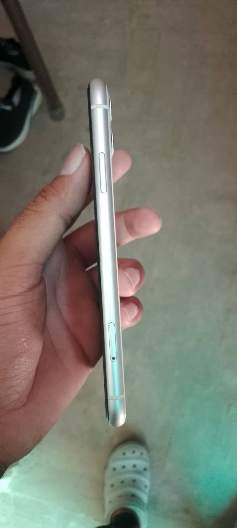 iPhone 11 white 64GB non pta no open no repair water pack 3
