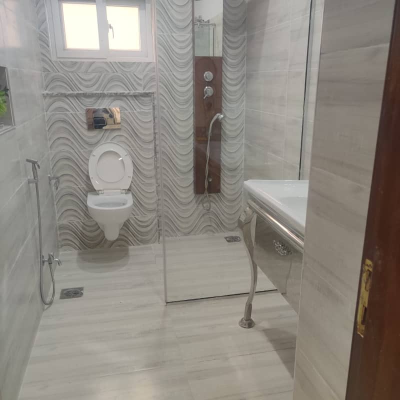 In DHA Phase 1 - Defence Villas 11 Marla House For sale 1