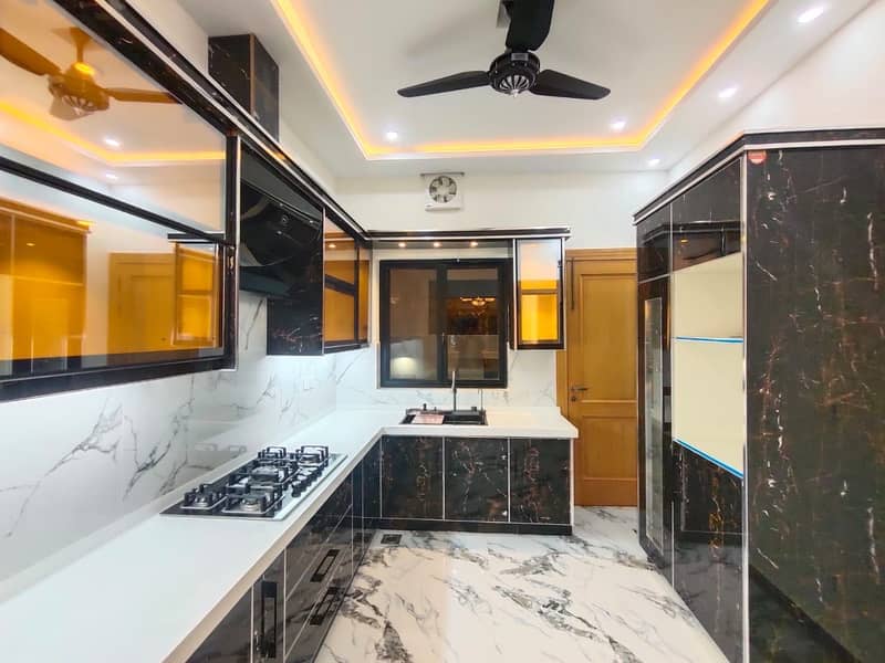 10 Marla Solar House For Rent Like Brand New 7