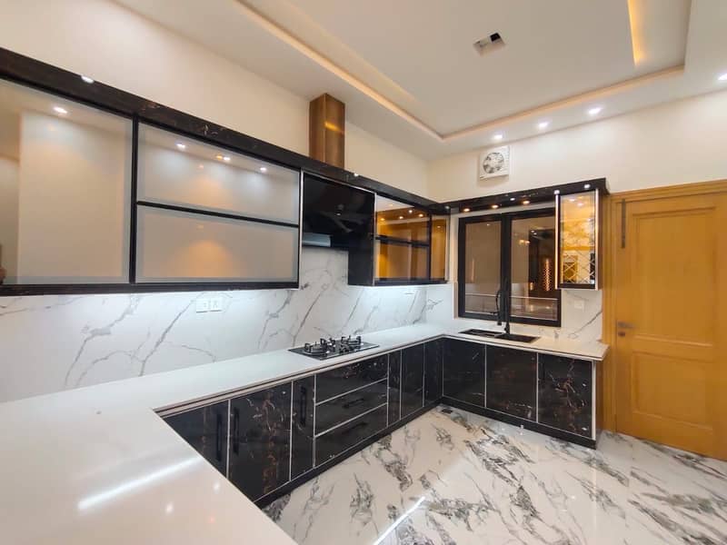 10 Marla Solar House For Rent Like Brand New 17