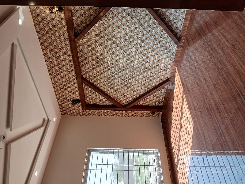 10 Marla brand new house ideal location near to canal road 10