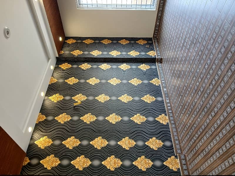 10 Marla brand new house ideal location near to canal road 20