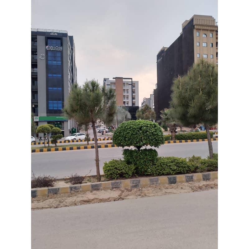 10 Marla Corner Residential Plot Available. For Sale in Top City 1 Block D Islamabad. Hafeez Jalandari Road. 40