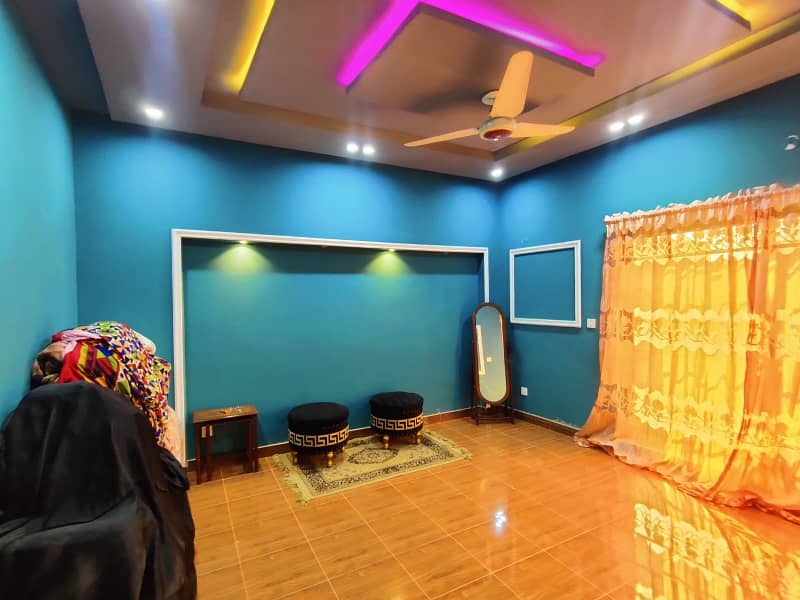 10 Marla Beautiful House At Hot Location 20