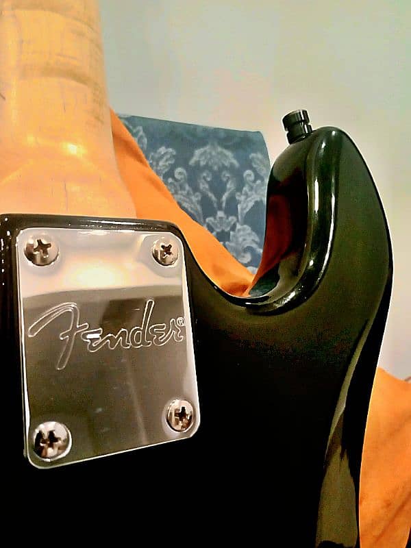 Fender Stratocaster Japan 3