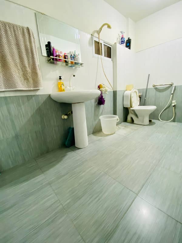 3 Bed DD Flat For Sale Hina Garden, Gulishtan e Jauhar Block 19 Near Near Saima Mall 9