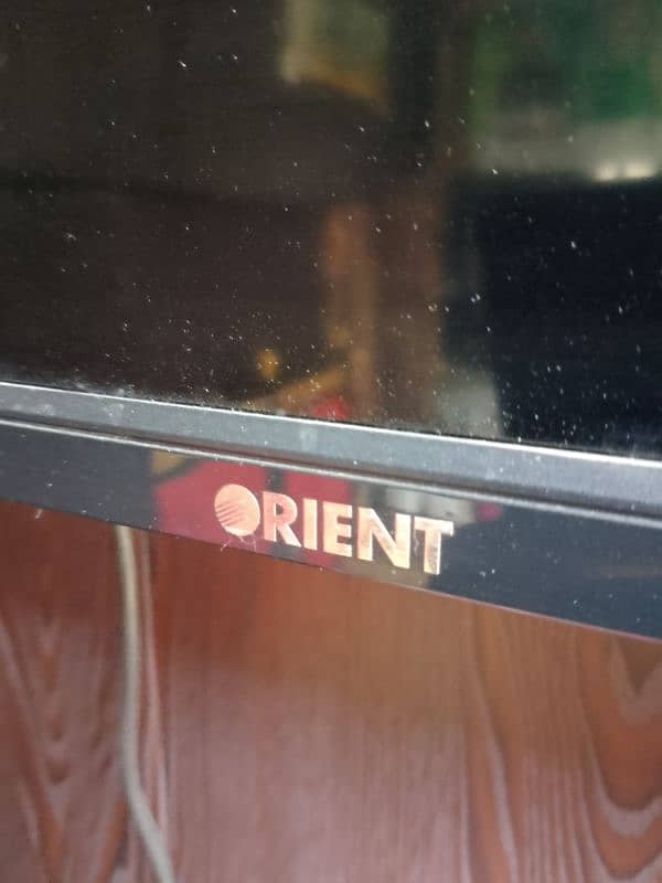 LED 40 inch  Orient company neat clean ha 0