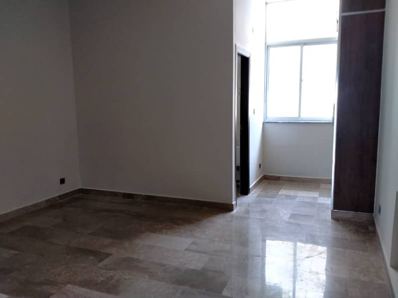 G-10/4 SUNFACE 40X80 DOUBLE UNIT HOUSE GOOD INCOMING RENT 25