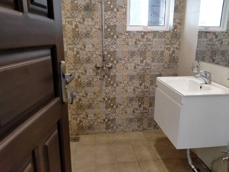 G-10/4 SUNFACE 40X80 DOUBLE UNIT HOUSE GOOD INCOMING RENT 27