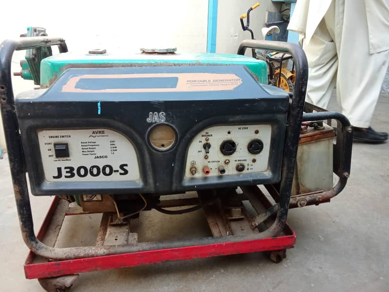 Jasco generator 3 kv good condition 3