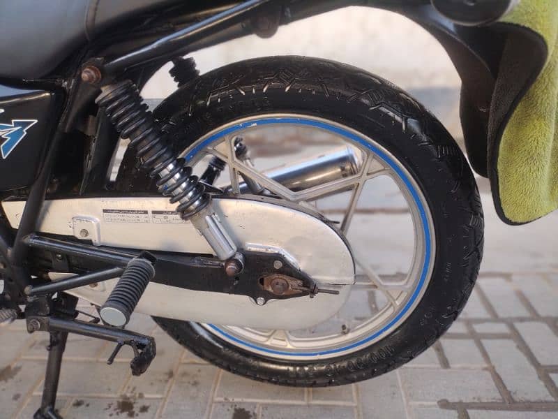 Suzuki GS 150 SE 2018 Modle l Suzuki in Bike l GS 150 l Total Geniune 4