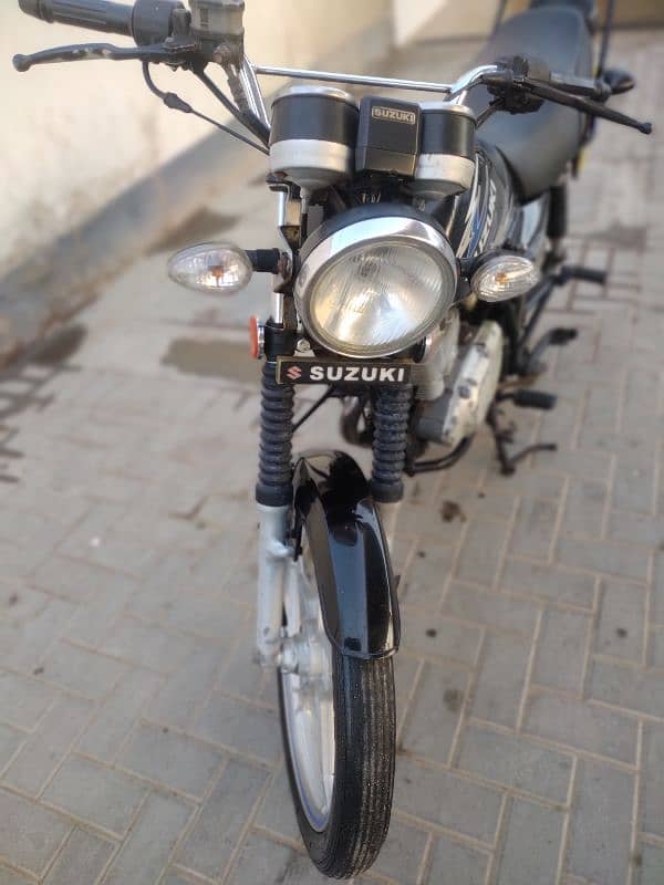 Suzuki GS 150 SE 2018 Modle l Suzuki in Bike l GS 150 l Total Geniune 5