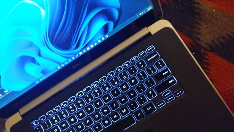 dell precision m3800 i 7 4th G ( 16 gb 512 gb nvme ) 10