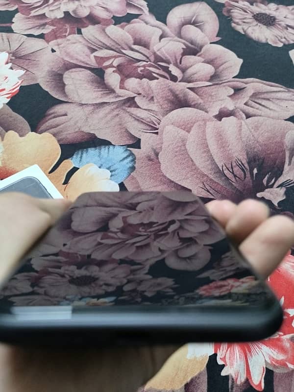 iPhone 11 64gb 97% battery health water pack hai Face ID also working 7