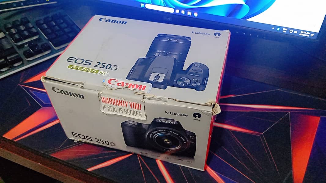 CANON 250D DSLR With Box & Complete Equipement 0