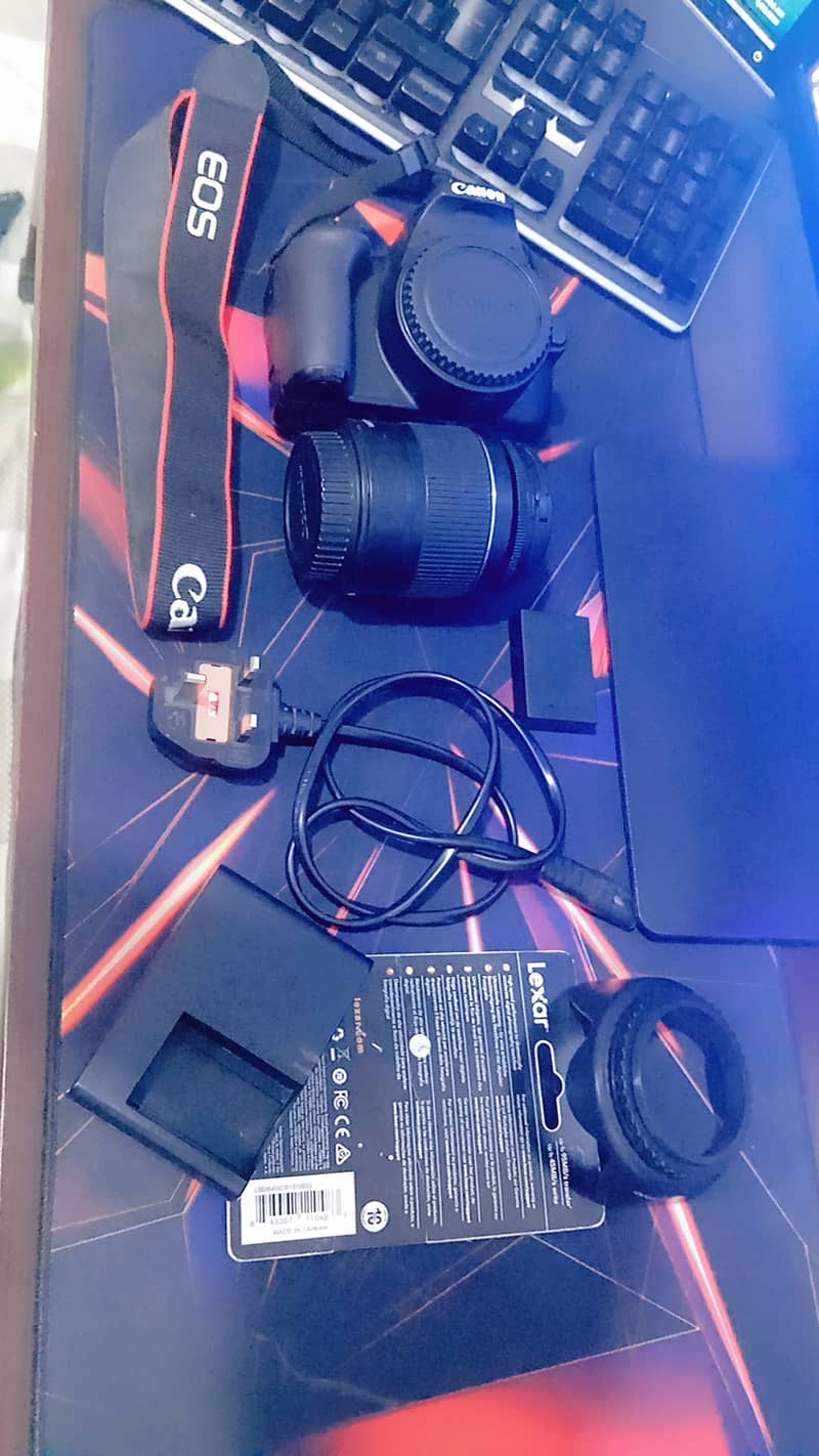 CANON 250D DSLR With Box & Complete Equipement 12