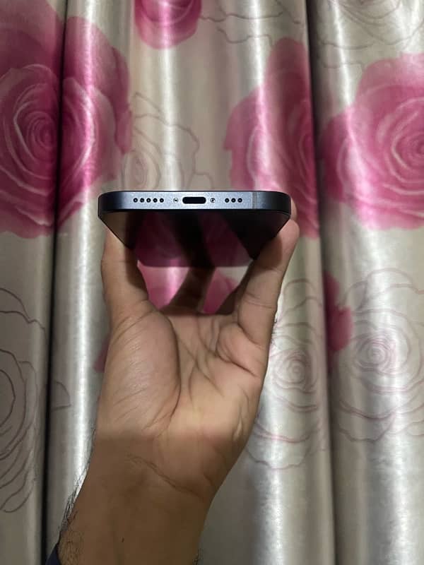 Iphone 12(100 health) 1
