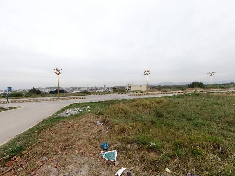 E-18 Gulshan-E-Sehat Islamabad Corner Commercial Plot On 100 Feet Road 2