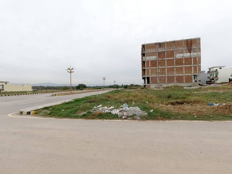 E-18 Gulshan-E-Sehat Islamabad Corner Commercial Plot On 100 Feet Road 18