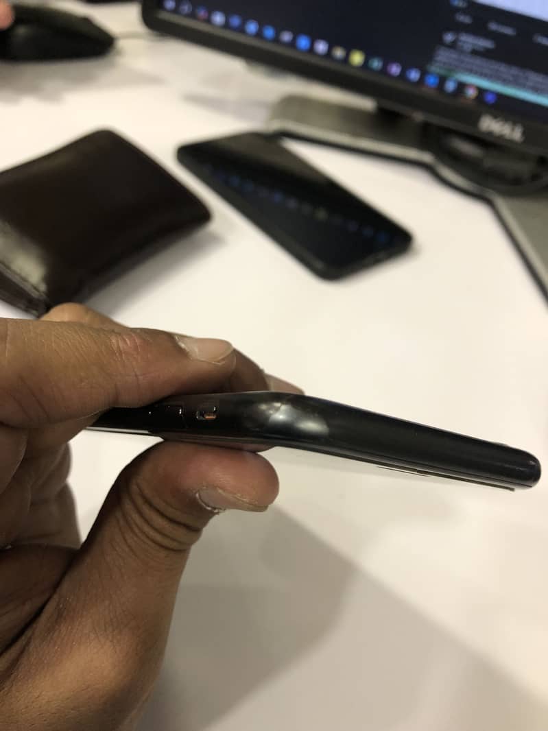 Iphone 8 non PTA 4