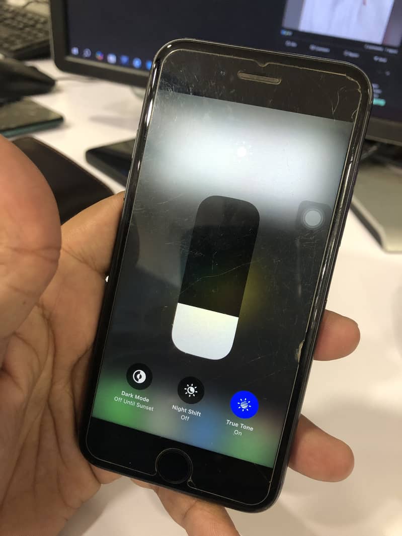 Iphone 8 non PTA 6