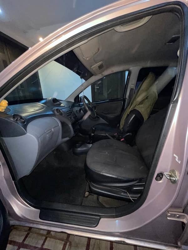 Toyota Vitz 2002 3