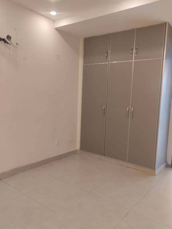2 Bed Non Furnish Flat With Hot Location With Original Pictures Attached Available In The Heart Of Bahria Town Lahore 4