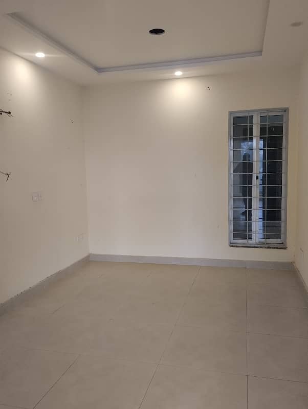 2 Bed Non Furnish Flat With Hot Location With Original Pictures Attached Available In The Heart Of Bahria Town Lahore 6