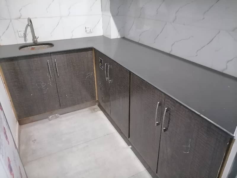 8 Marla Office In Central DHA Phase 8 - Commercial Broadway For Rent 4