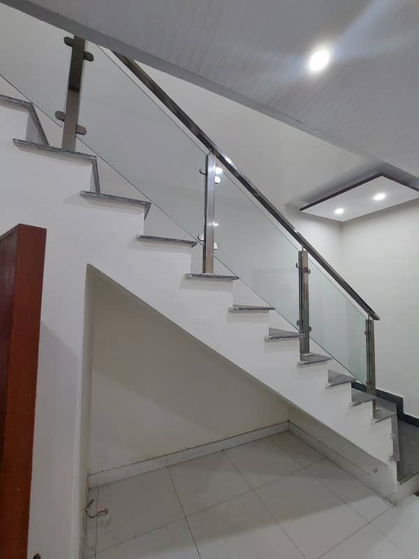 5 Marla Well maintained House for sale at investor Price in paragon city lahore 1