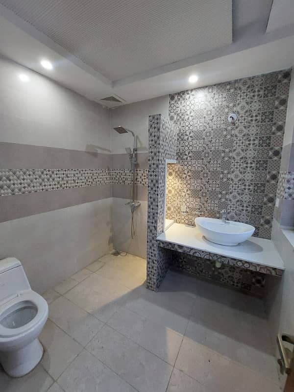 5 Marla Well maintained House for sale at investor Price in paragon city lahore 14
