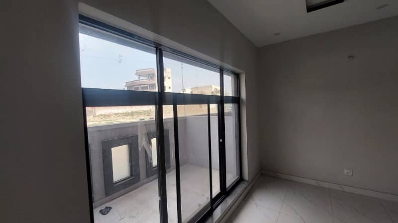 5 Marla Well maintained House for sale at investor Price in paragon city lahore 18