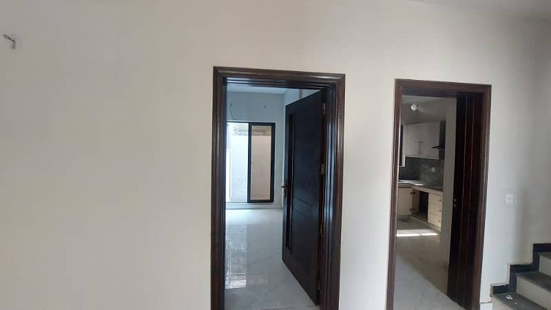 5 Marla Well maintained House for sale at investor Price in paragon city lahore 20