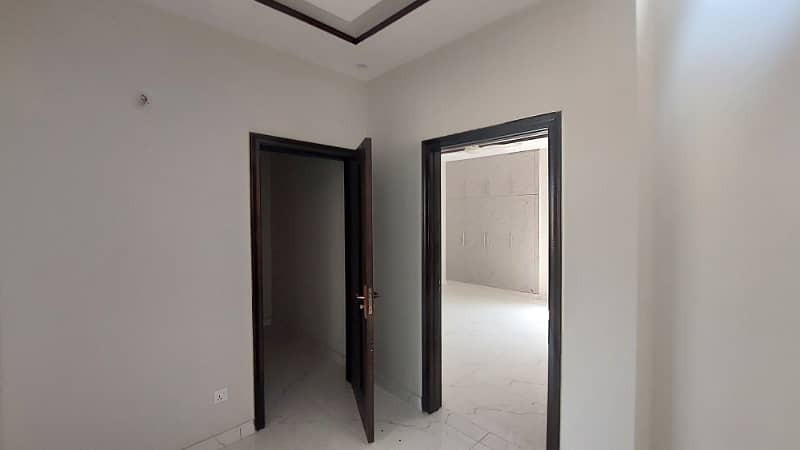 5 Marla Well maintained House for sale at investor Price in paragon city lahore 27