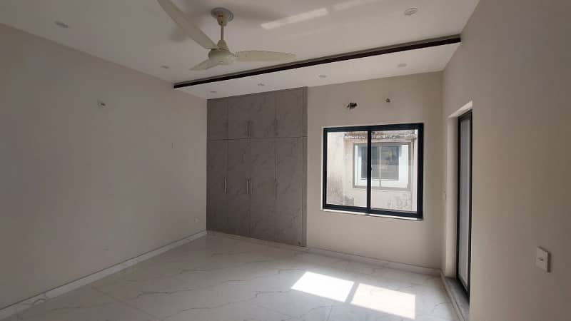 5 Marla Well maintained House for sale at investor Price in paragon city lahore 28