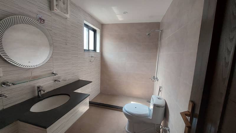 5 Marla Well maintained House for sale at investor Price in paragon city lahore 29